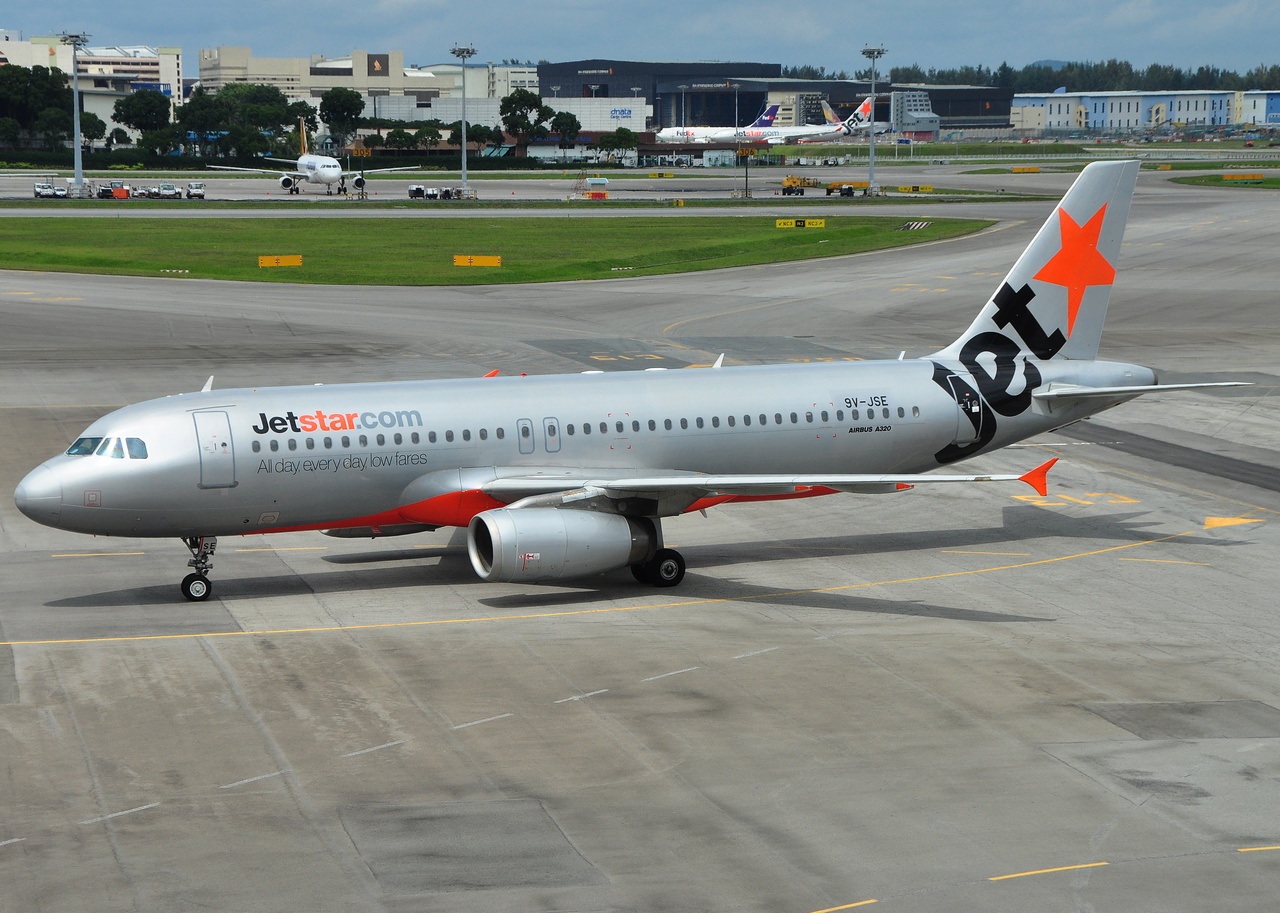 9V-JSE - A320-232 - Jetstar Asia - SIN - 31-01-2012