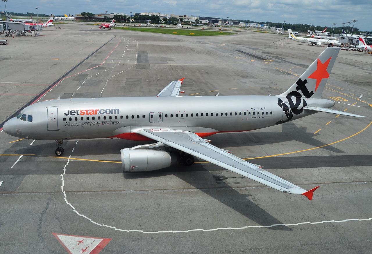 9V-JSF - A320-232 - Jetstar Asia - SIN - 31-01-2012