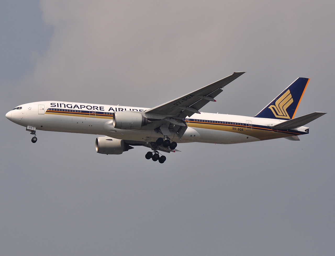9V-SQA - 777-212(ER) - Singapore Airlines - BKK - 25-01-2012