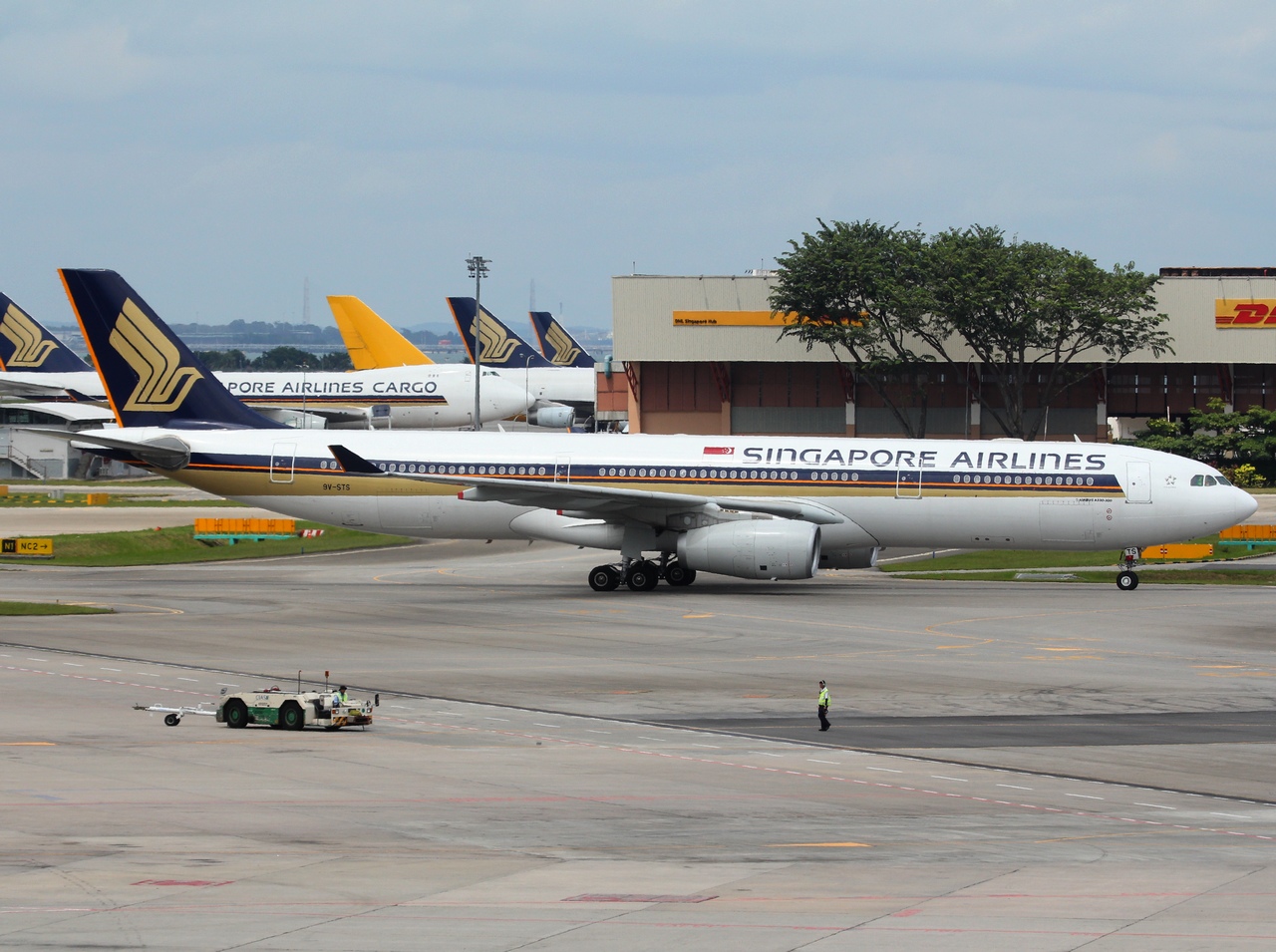 9V-STS - A330-343 - Singapore Airlines - SIN - 31-01-2012