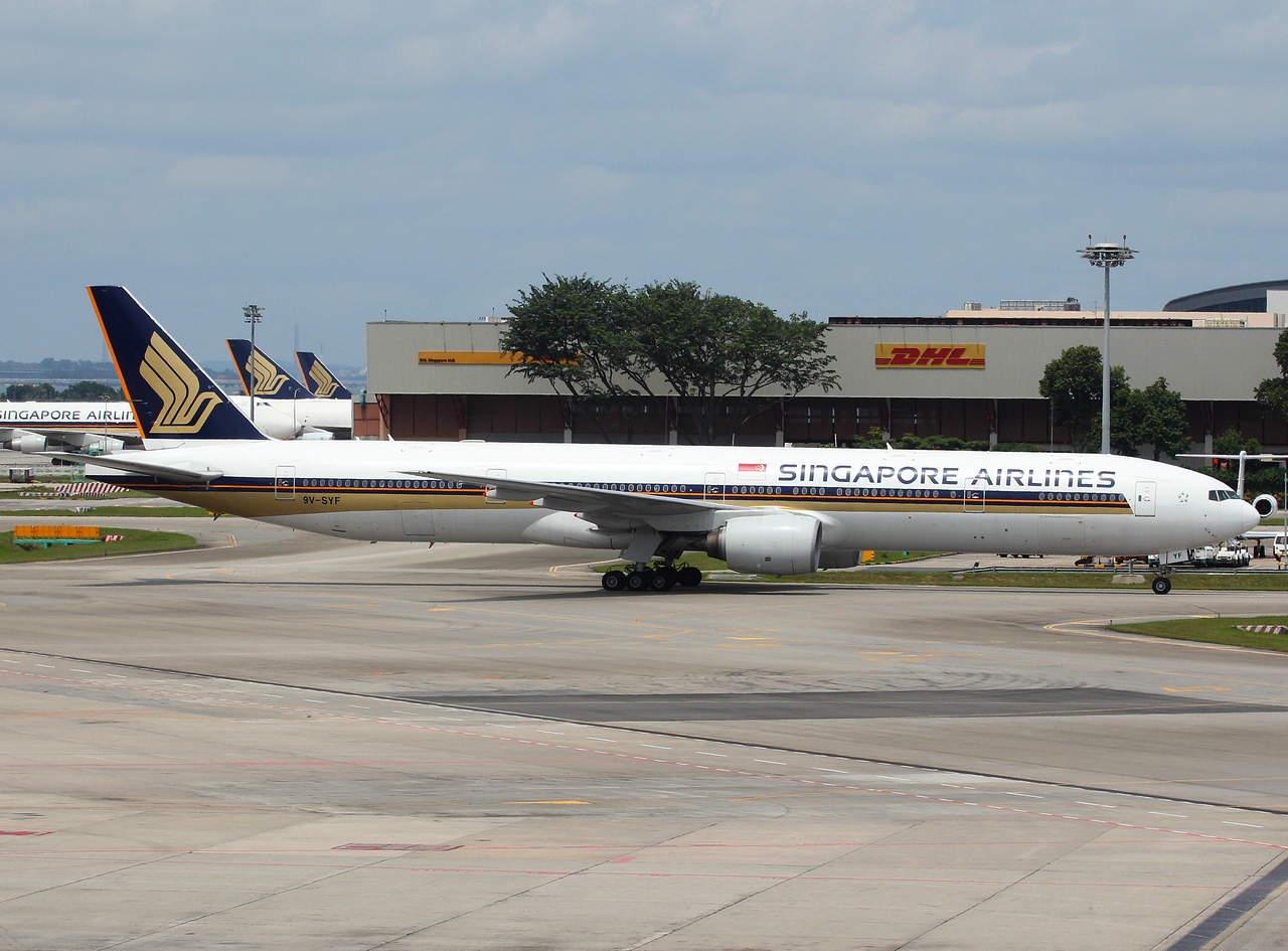 9V-SYF - 777-312 - Singapore Airlines - SIN - 31-01-2012