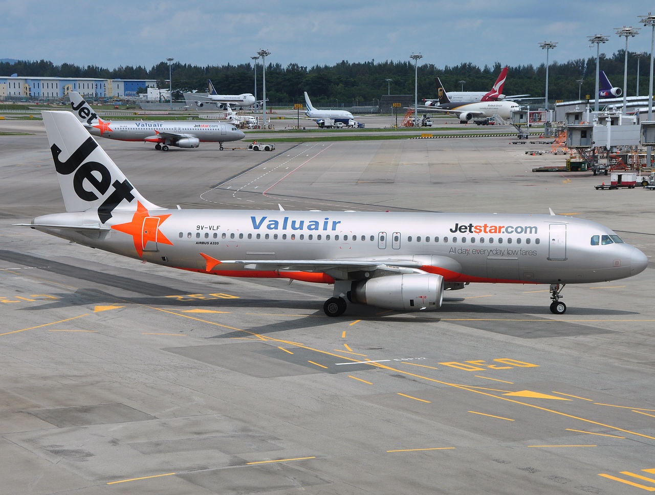 9V-VLF - A320-232 - Jetstar Asia - SIN - 31-01-2012
