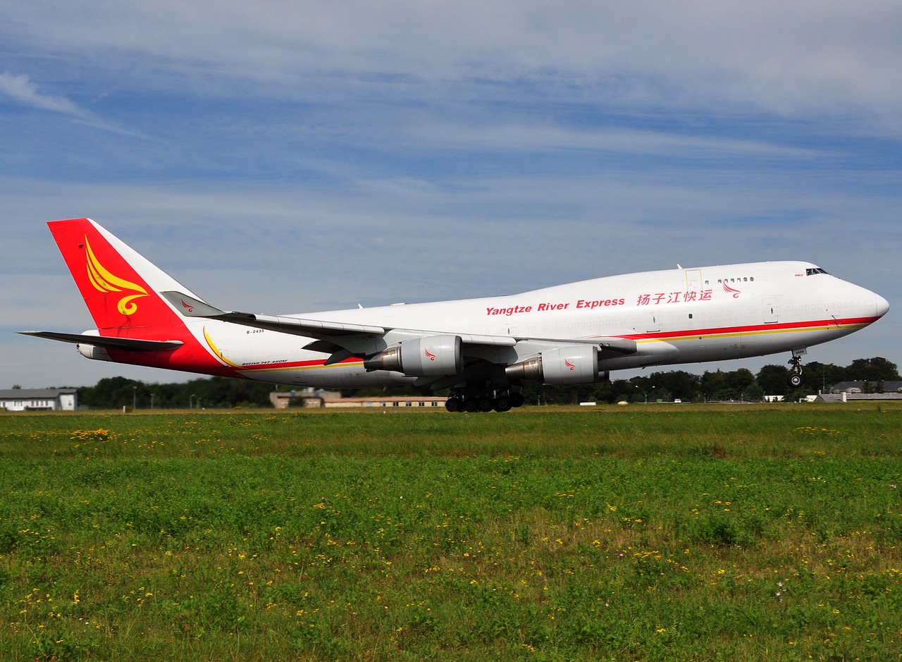 B-2435 - 747-481D - Yangtze River Express - LUX - 02-09-2012b