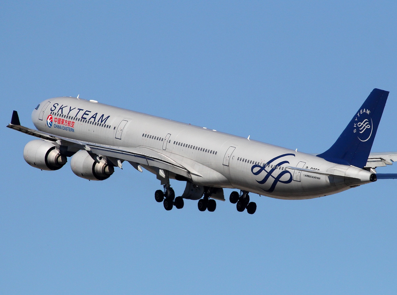 B-6053 - A340-642 - China Eastern Airlines - LAX - 04-03-2012c
