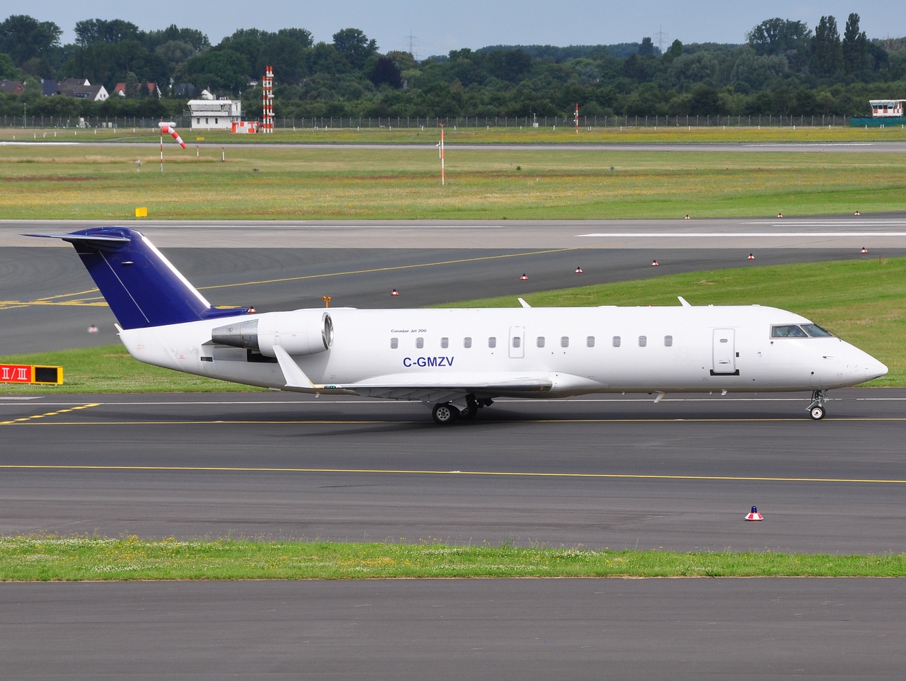 C-GMZV - CRJ-200LR - Flying Colours Corporation - DUS - 07-07-2012