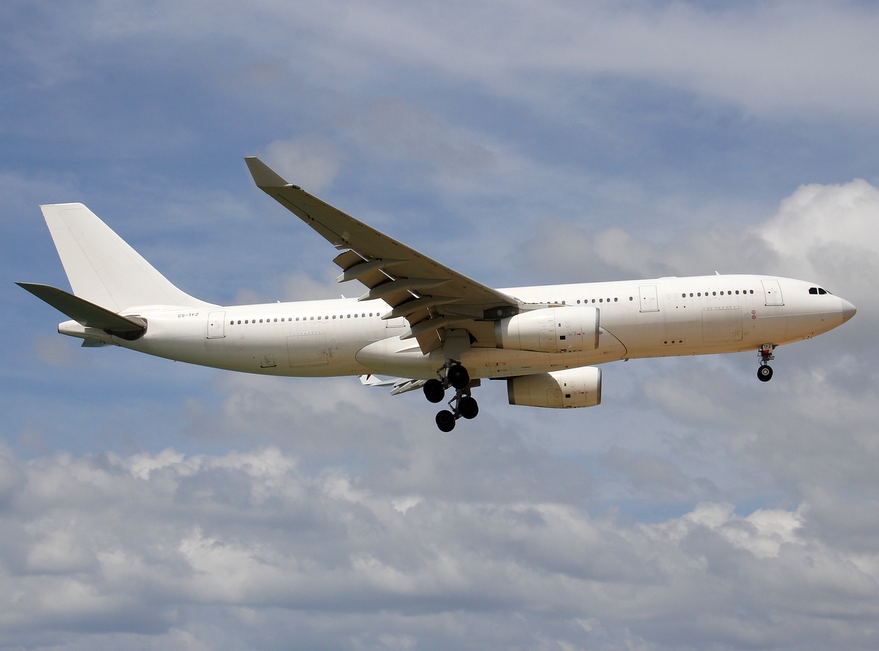 CS-TFZ - A330-243 - Hi Fly - HKT - 01-02-2012