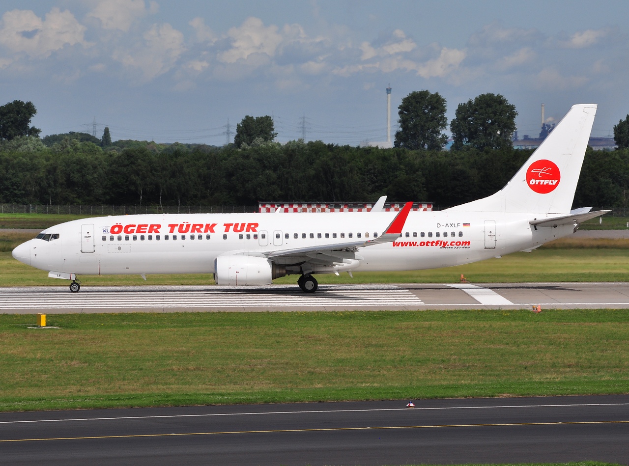 D-AXLF - 737-8Q8(WL) - XL Airways Germany - DUS - 07-07-2012