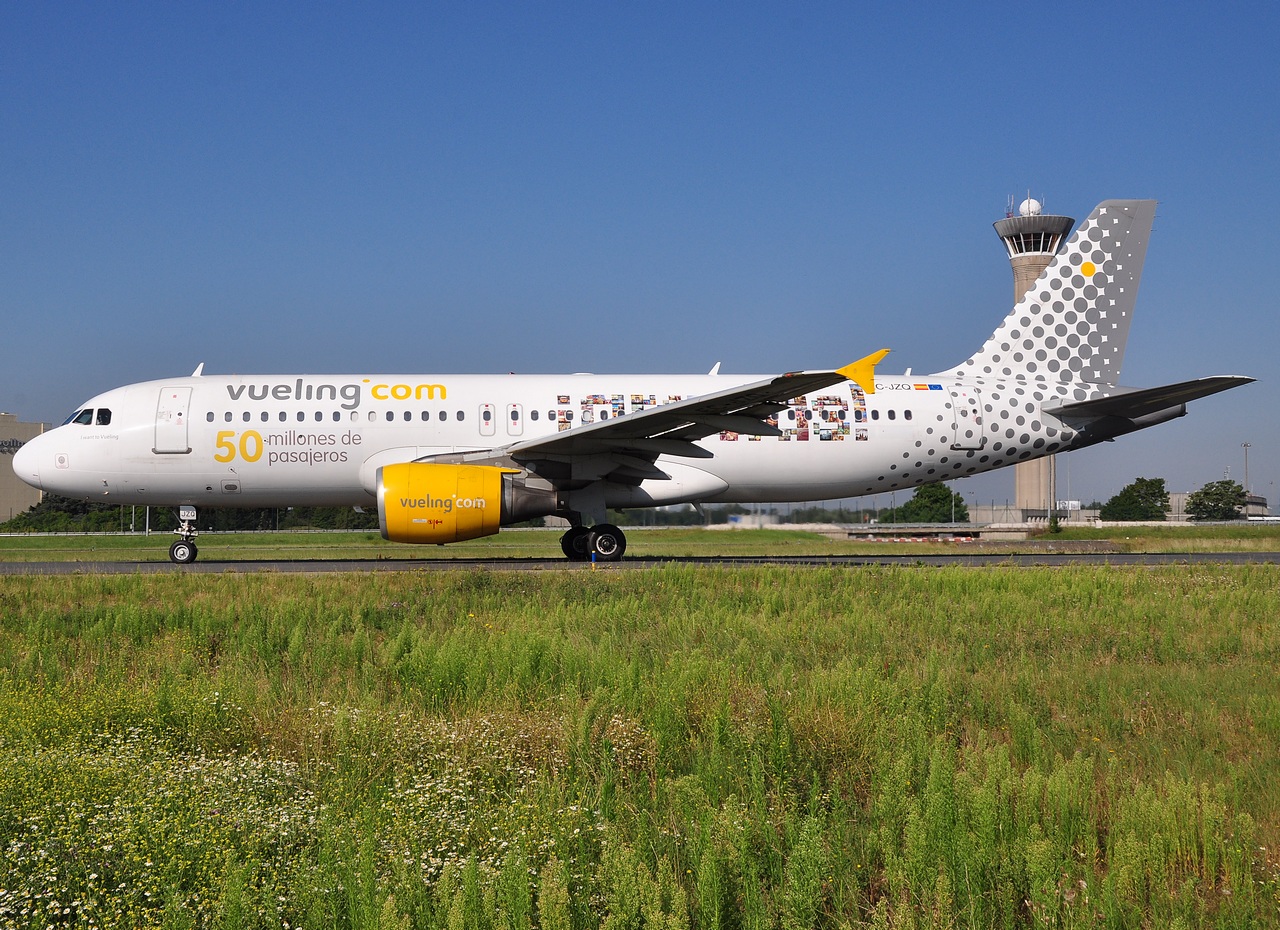 EC-JZQ - A320-214 - Vueling - CDG - 10-08-2012c