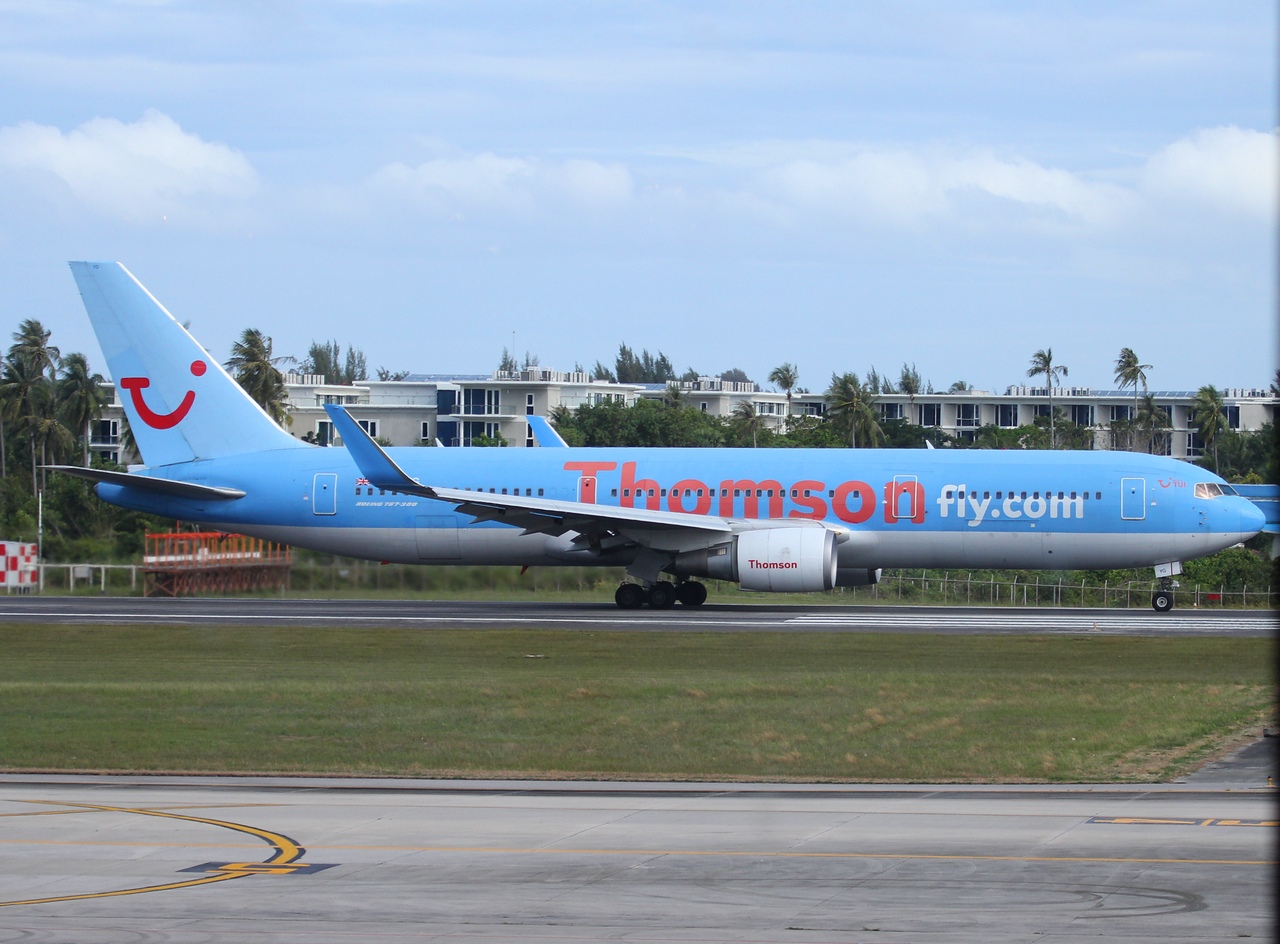 G-OBYG - 767-304(ER)(WL) - Thomson Airways - HKT - 31-01-2012