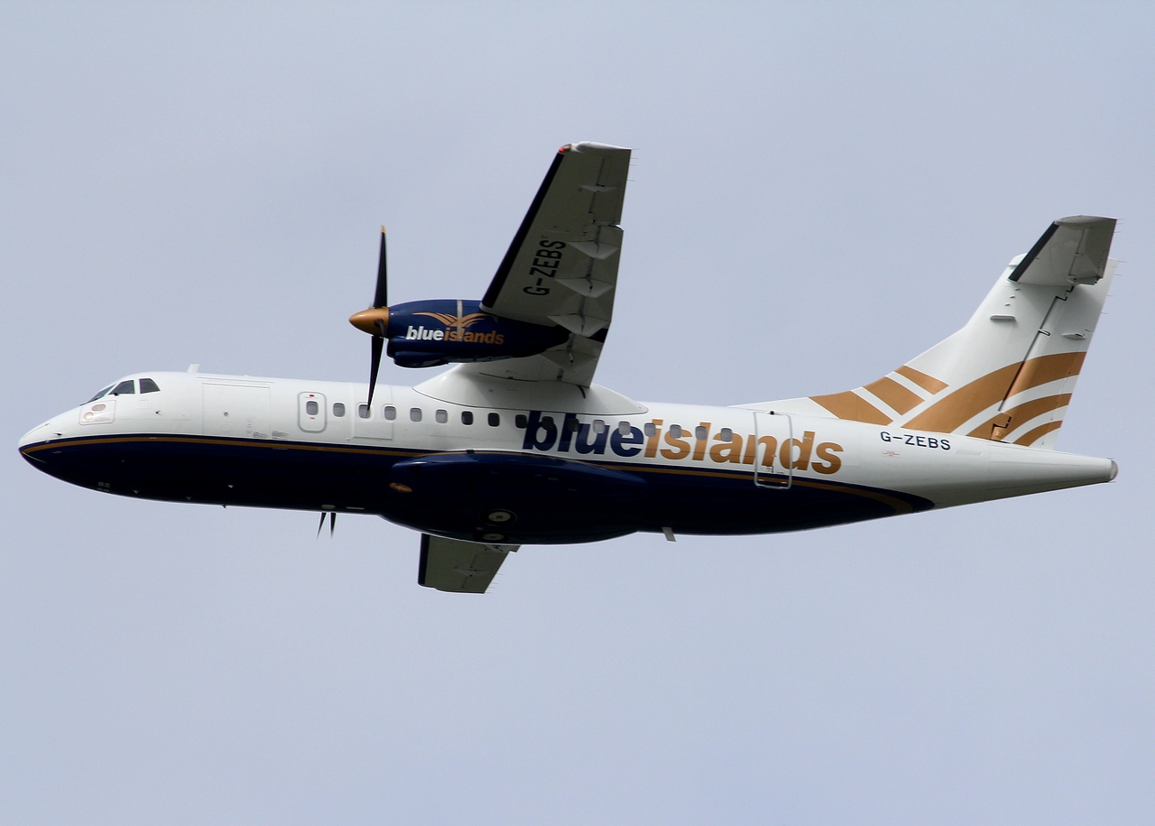G-ZEBS - ATR 42-320 - Blue Islands - MAN - 24-08-2012