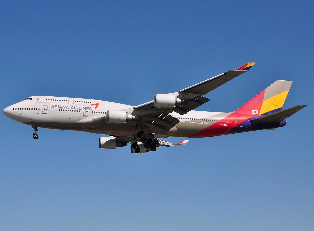 HL7428 - 747-48E - Asiana Airlines - LAX - 09-03-2012