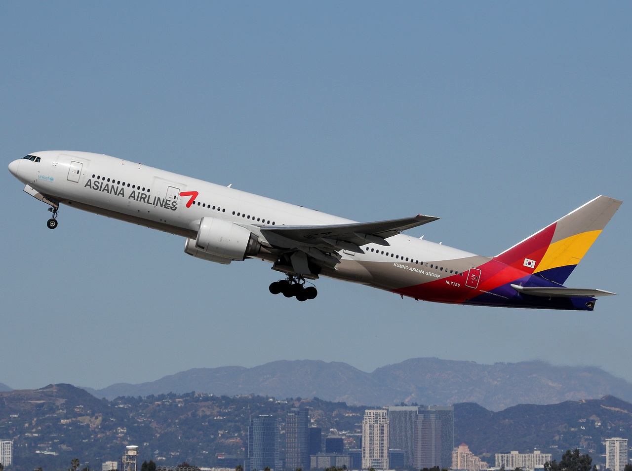 HL7755 - 777-28E(ER) - Asiana Airlines - LAX - 04-03-2012
