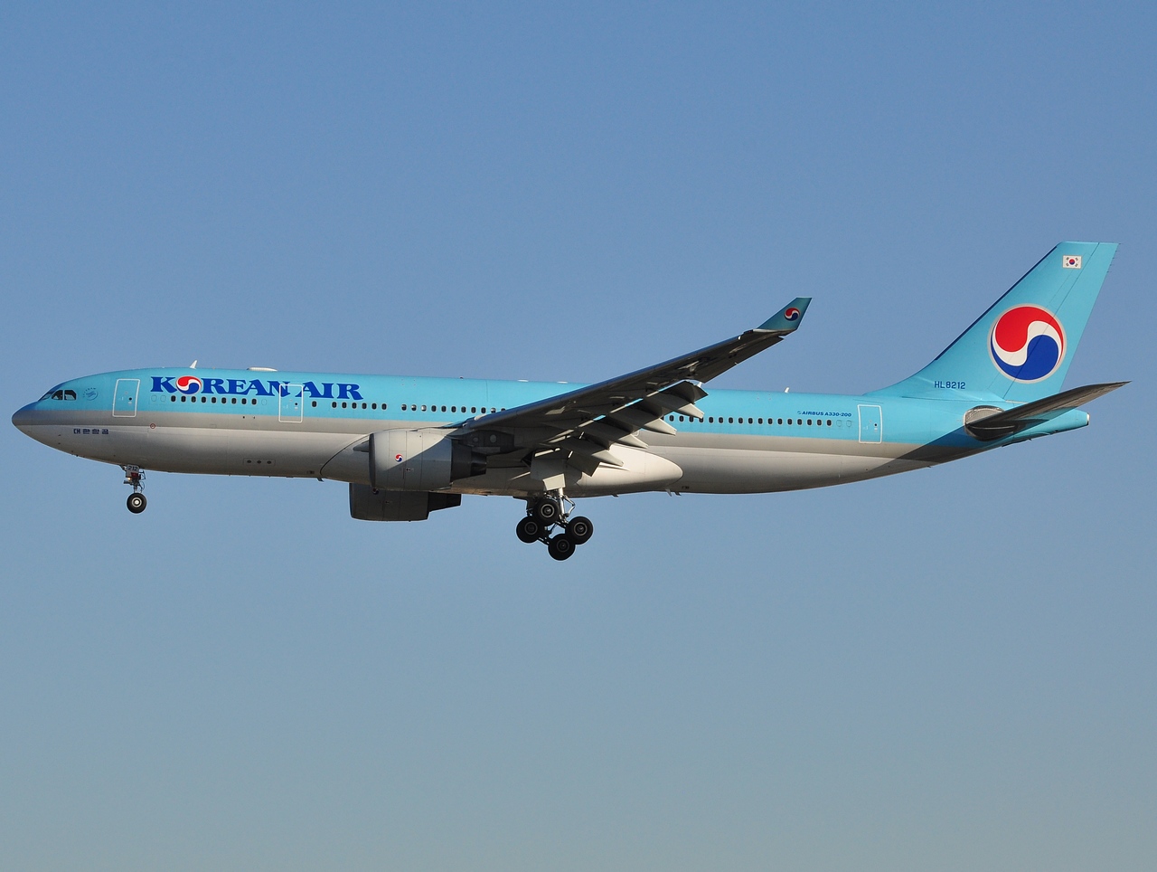 HL8212 - A330-223 - Korean Air Lines - LAX - 09-03-2012