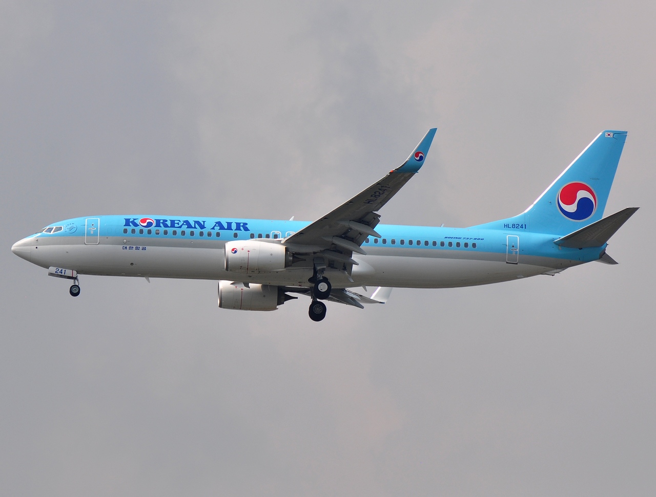 HL8241 - 737-8BK(WL) - Korean Air Lines - BKK - 25-01-2012