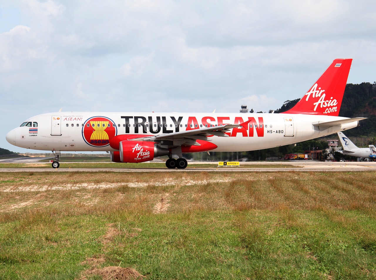 HS-ABD - A320-216 - Thai AirAsia - HKT - 01-02-2012b