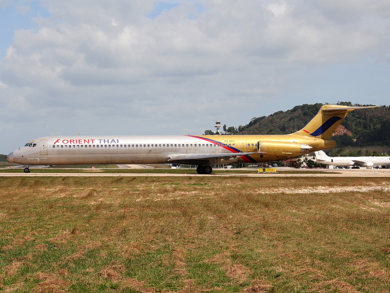 HS-MDI - MD-81 - Orient Thai Airlines - HKT - 01-02-2012