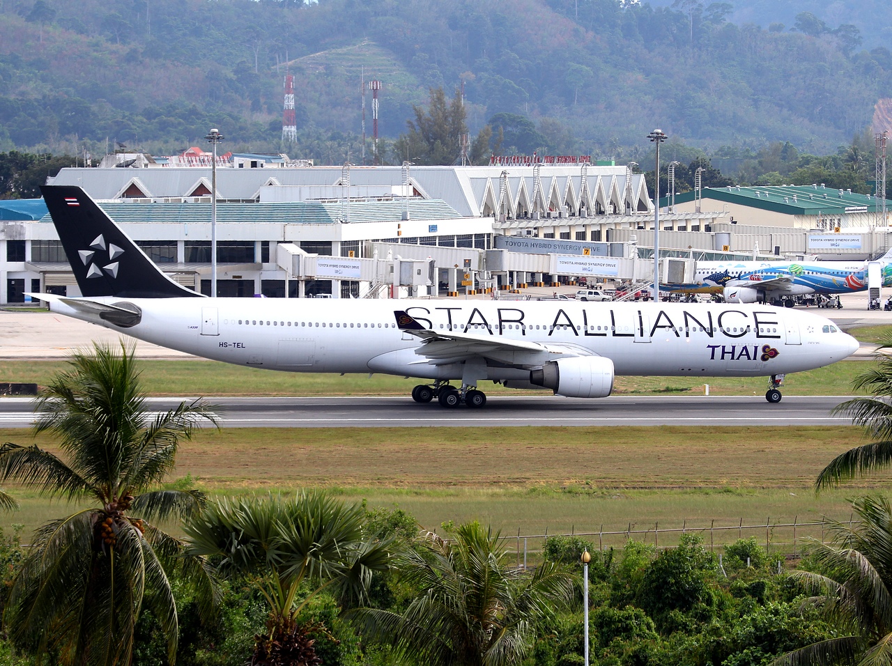 HS-TEL - A330-322 - Thai Airways International - HKT - 29-01-2012