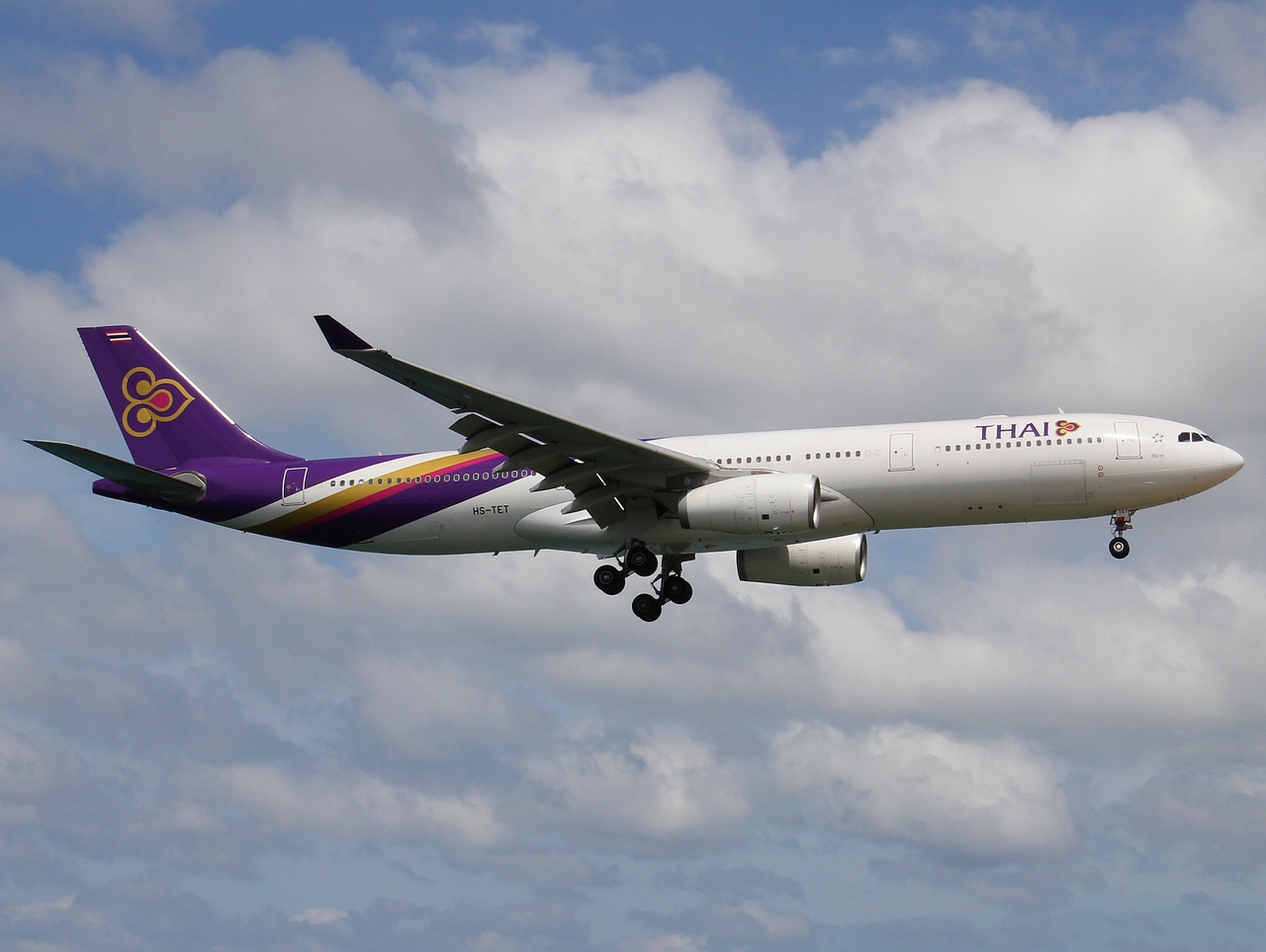 HS-TET - A330-343 - Thai Airways International - HKT - 01-02-2012