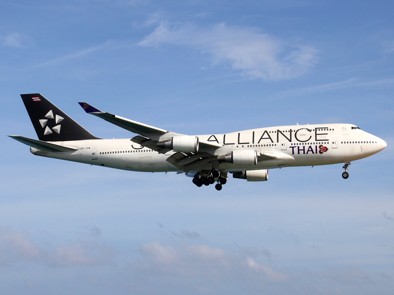 HS-TGW - 747-4D7 - Thai Airways International - HKT - 03-02-2012