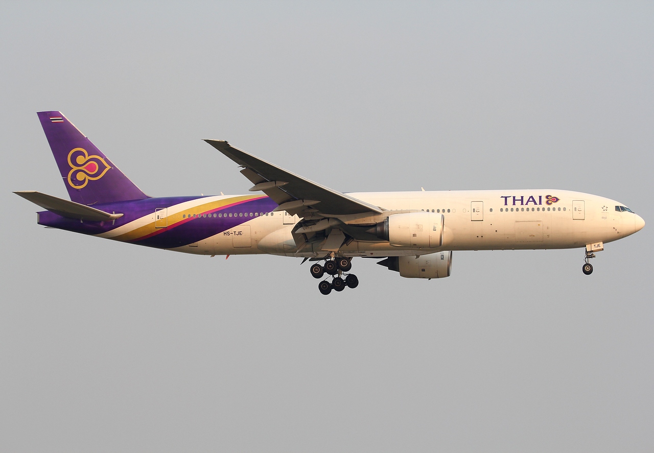 HS-TJE - 777-2D7 - Thai Airways International - BKK - 28-01-2012