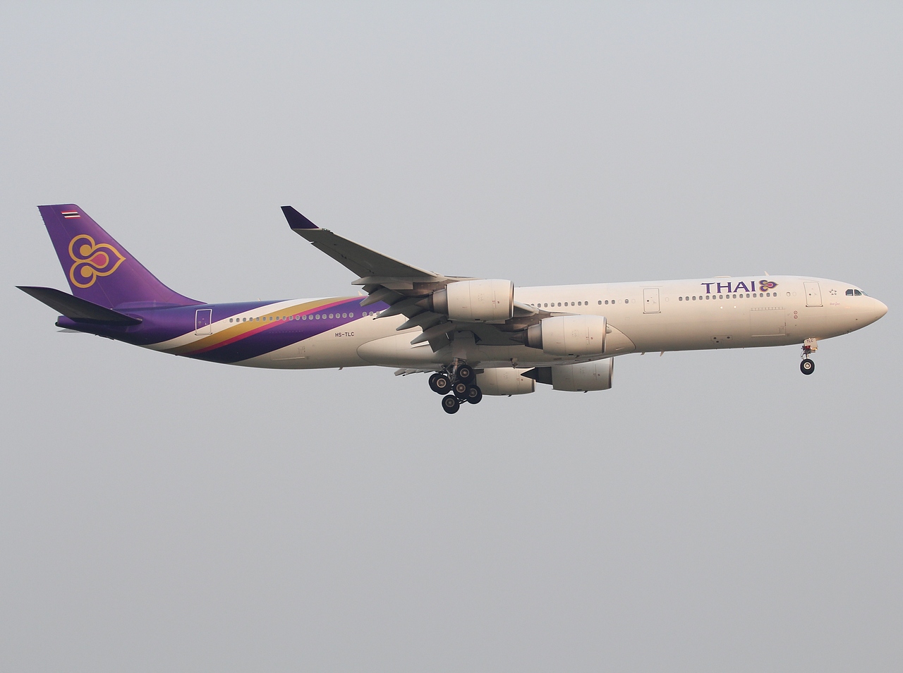 HS-TLC - A340-541 - Thai Airways International - BKK - 28-01-2012
