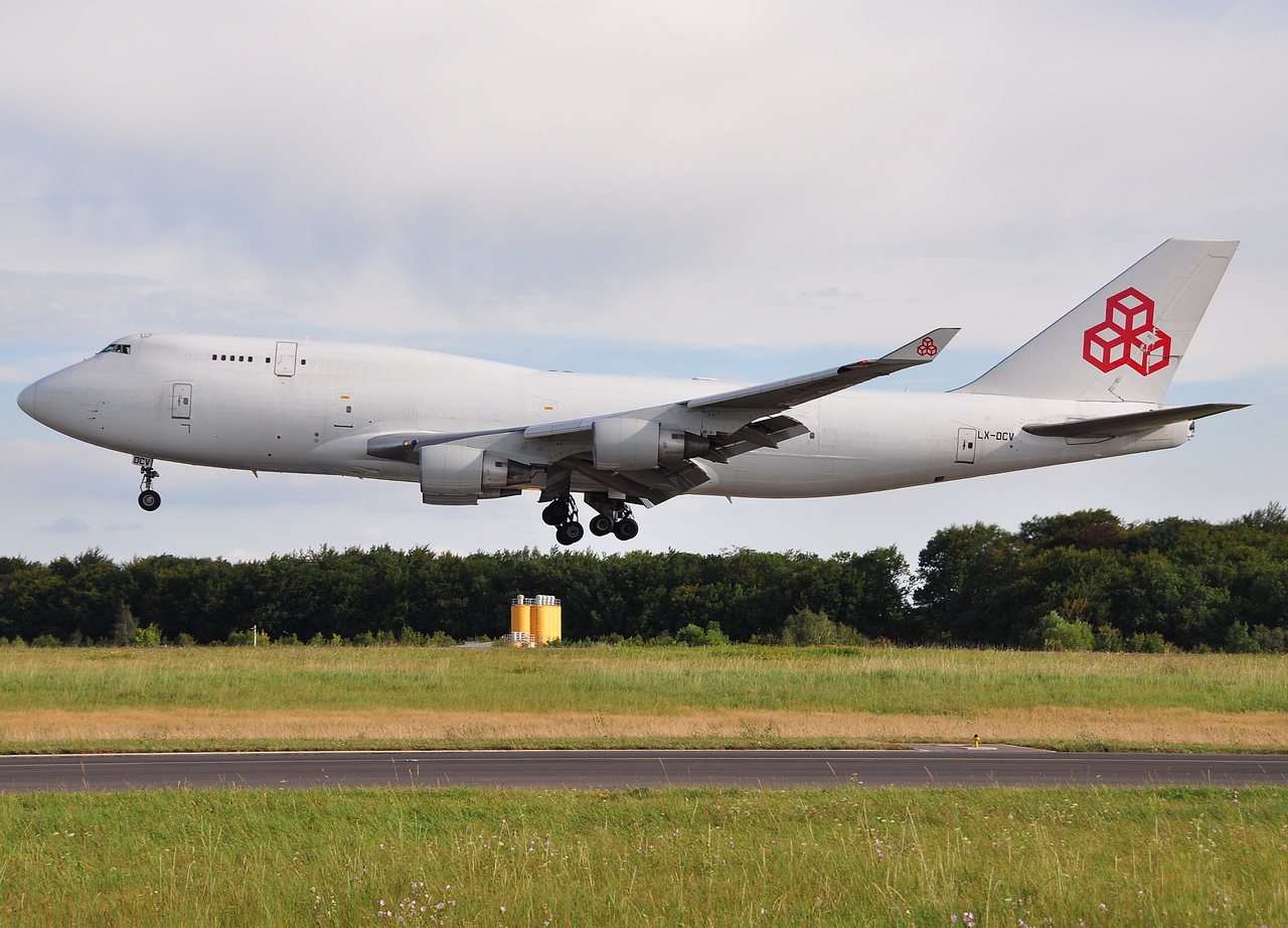 LX-DCV - 747-4B5 - Cargolux Airlines International - LUX - 02-09-2012