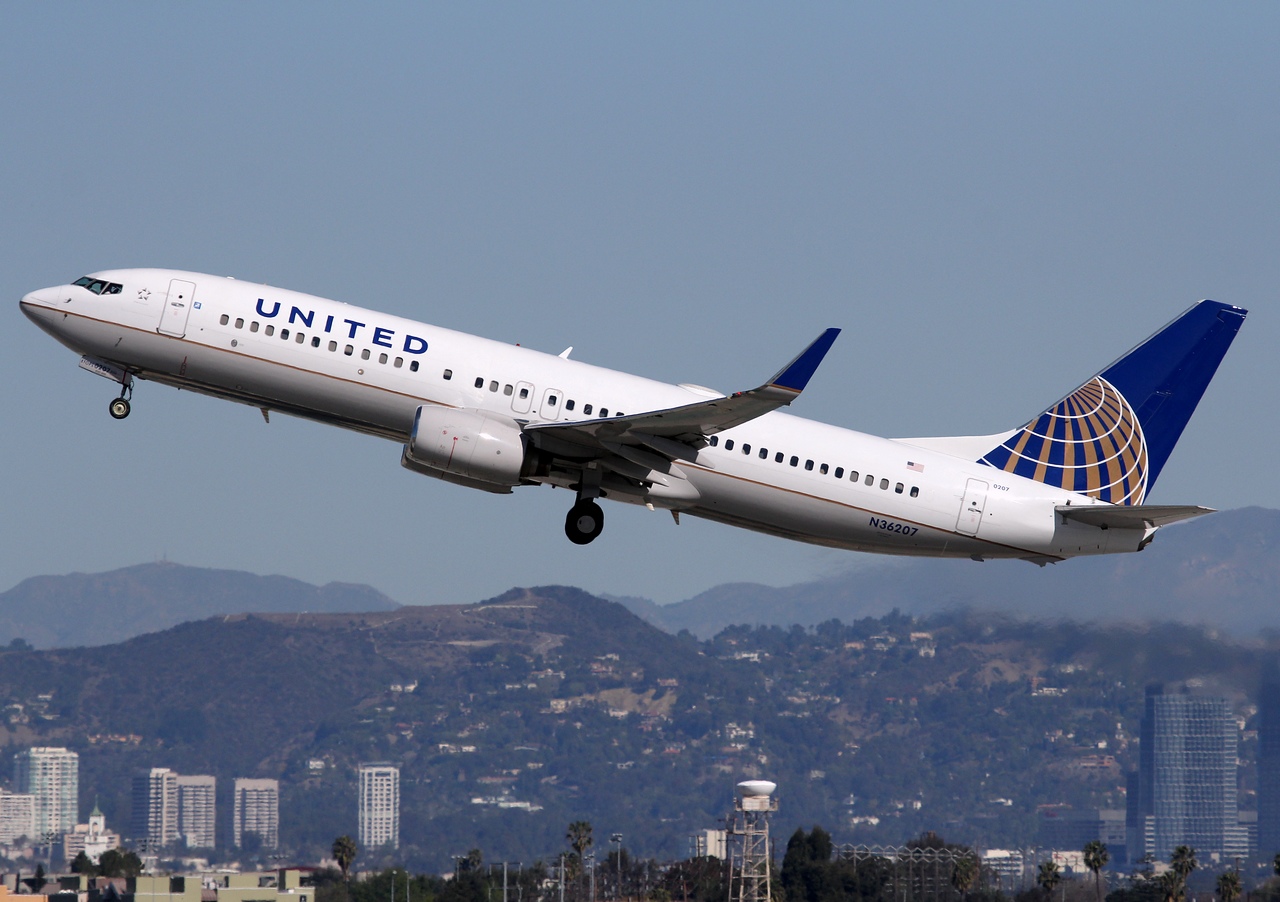 N36207 - 737-824(WL) - United Airlines - LAX - 04-03-2012