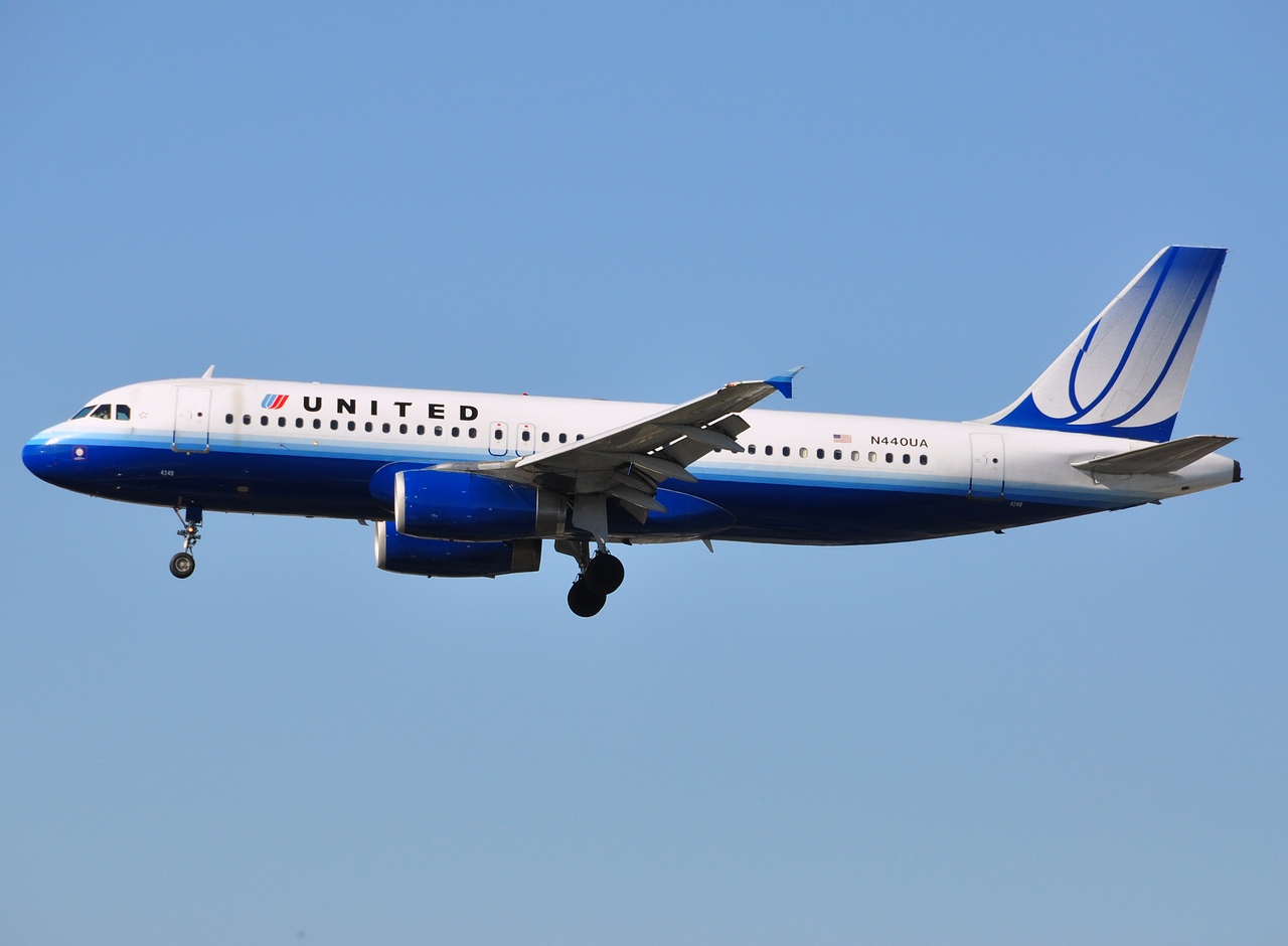 N440UA - A320-232 - United Airlines - LAX - 08-03-2012