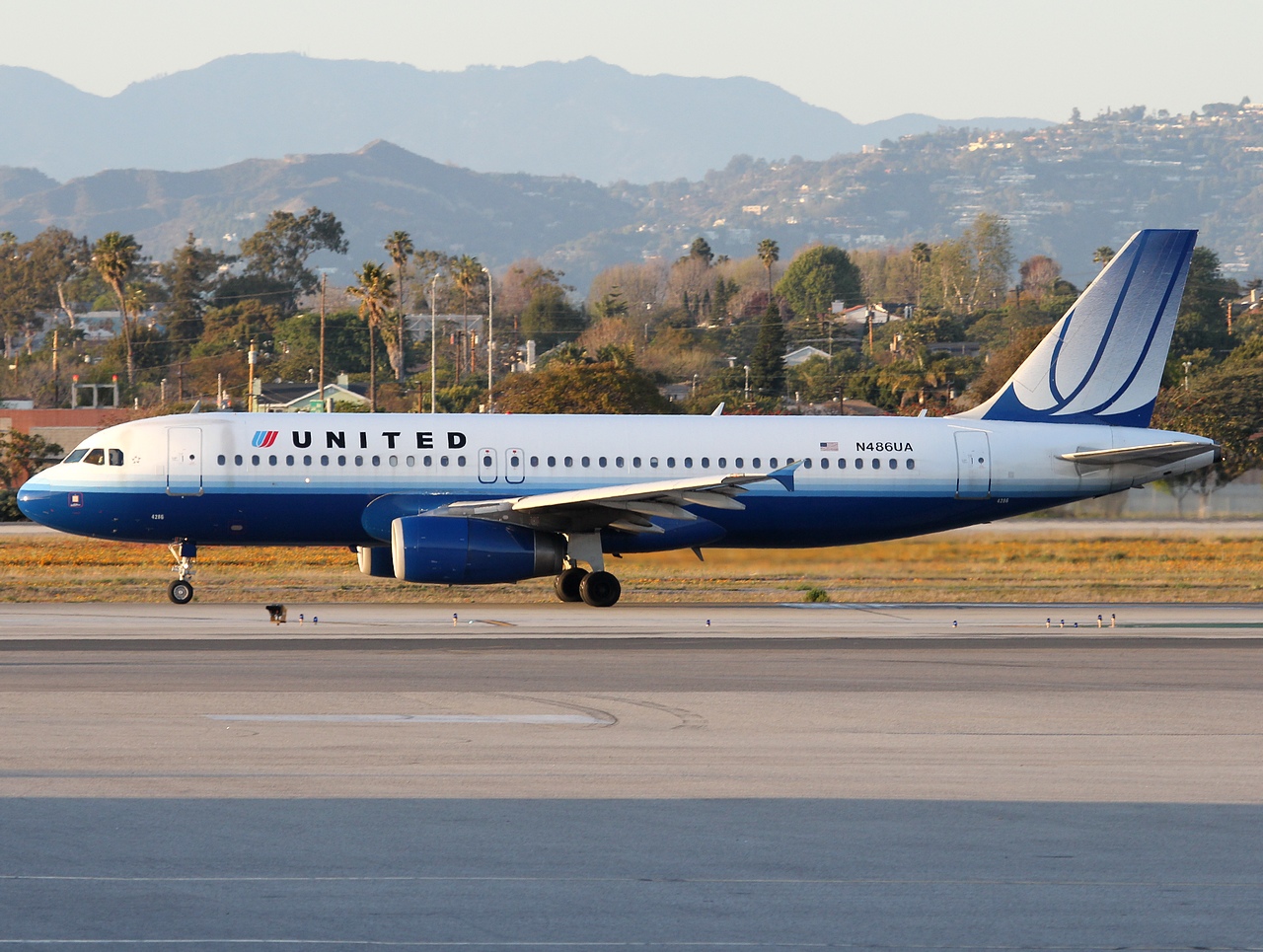 N486UA - A320-232 - United Airlines - LAX - 04-03-2012