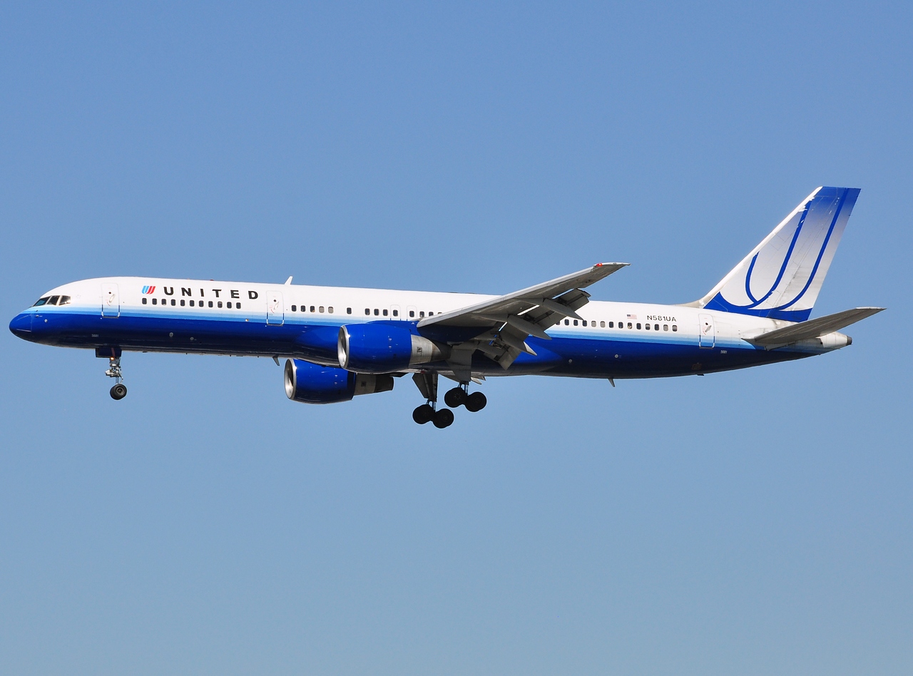 N581UA - 757-222 - United Airlines - LAX - 08-03-2012
