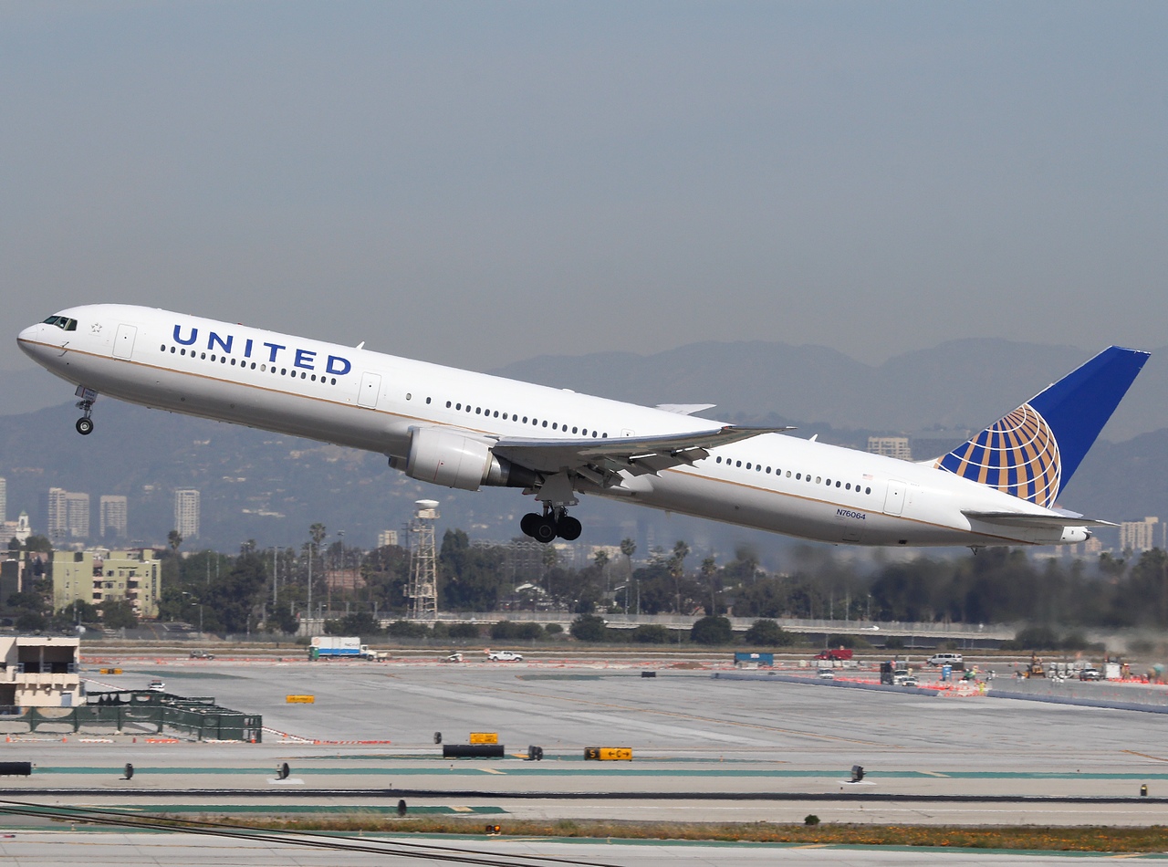 N76064 - 767-424(ER) - United Airlines - LAX - 10-03-2012