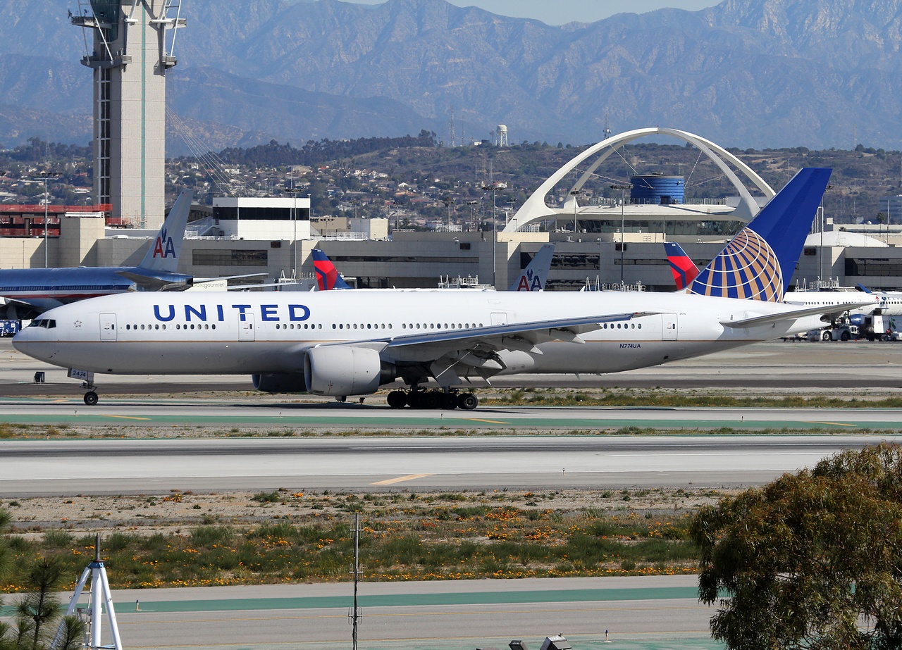 N774UA - 777-222 - United Airlines - LAX - 04-03-2012