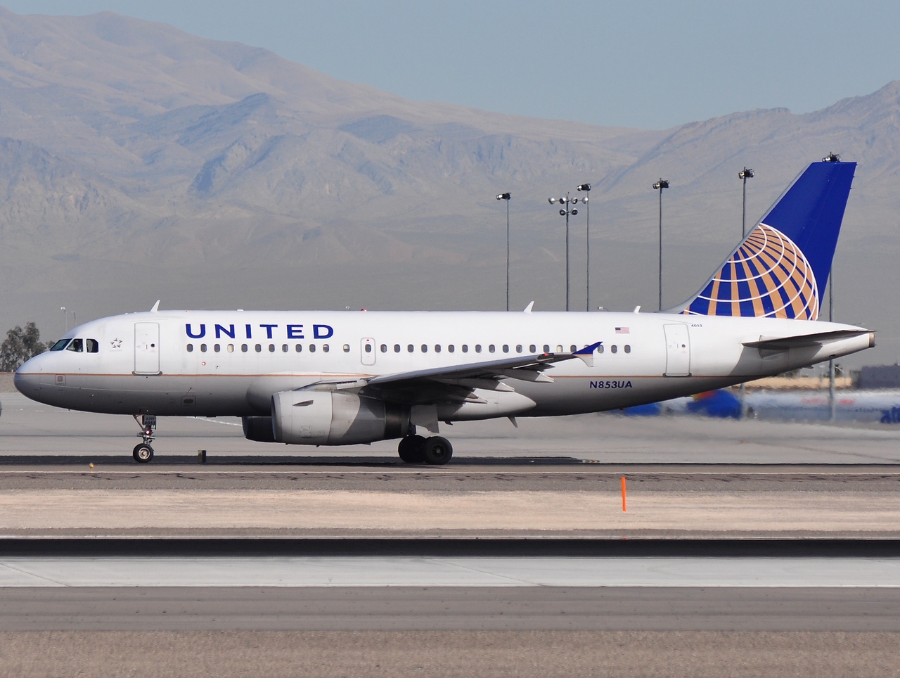N853UA - A319-131 - United Airlines - LAS - 05-03-2012