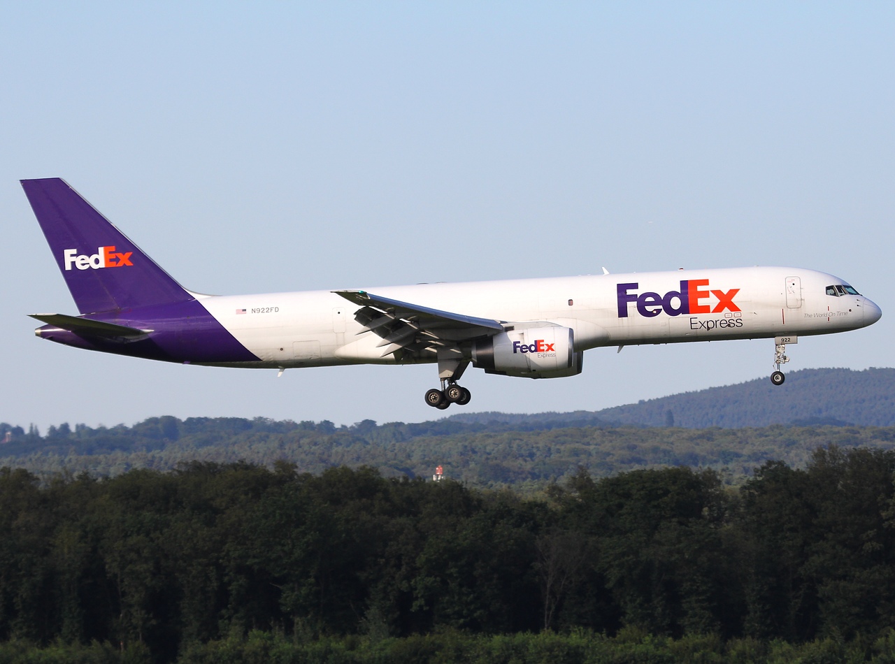 N922FD - 757-23A - Federal Express (FedEx) - CGN - 01-08-2012