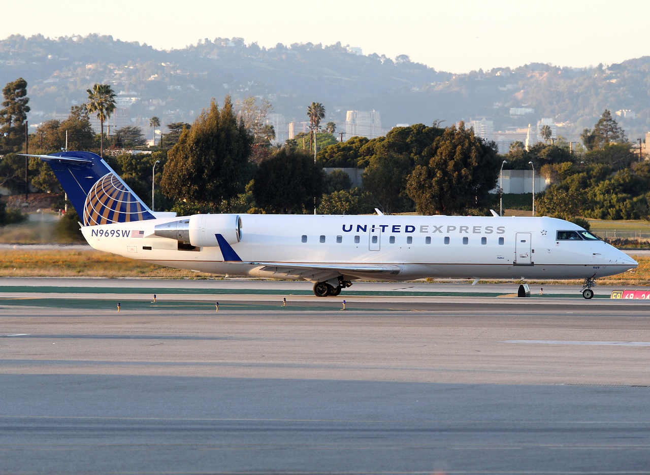 N969SW - CRJ-200ER - United Express - LAX - 04-03-2012b