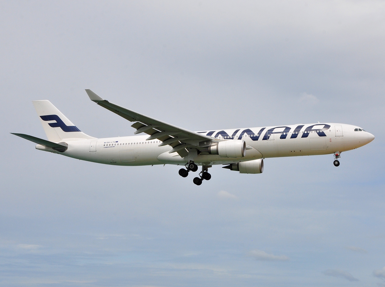 OH-LTU - A330-302E - Finnair - HKT - 30-01-2012