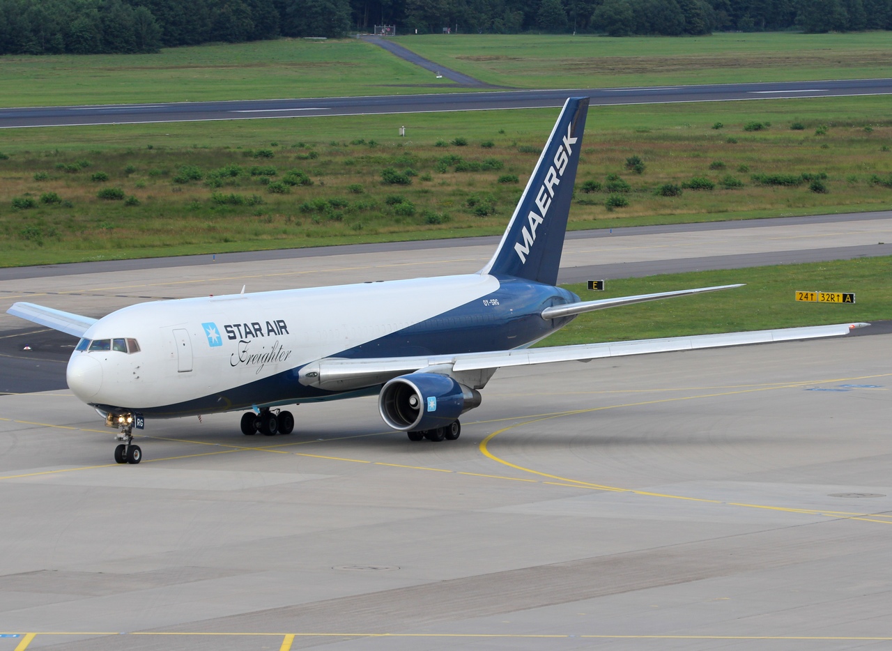 OY-SRG - 767-219(ER) - Star Air - CGN - 01-08-2012