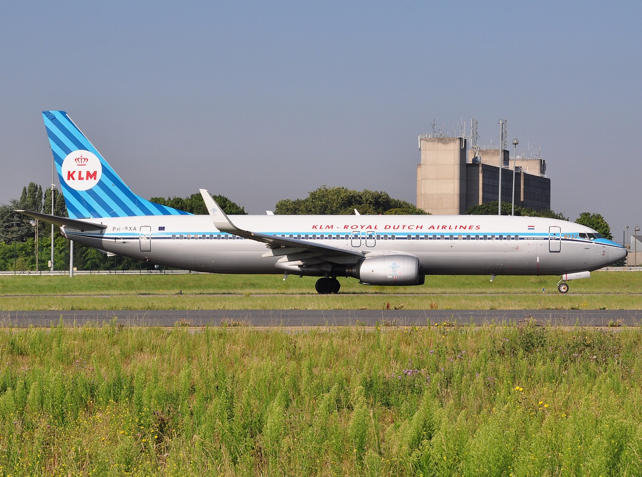 PH-BXA - 737-8K2(WL) - KLM Royal Dutch Airlines - CDG - 10-08-2012