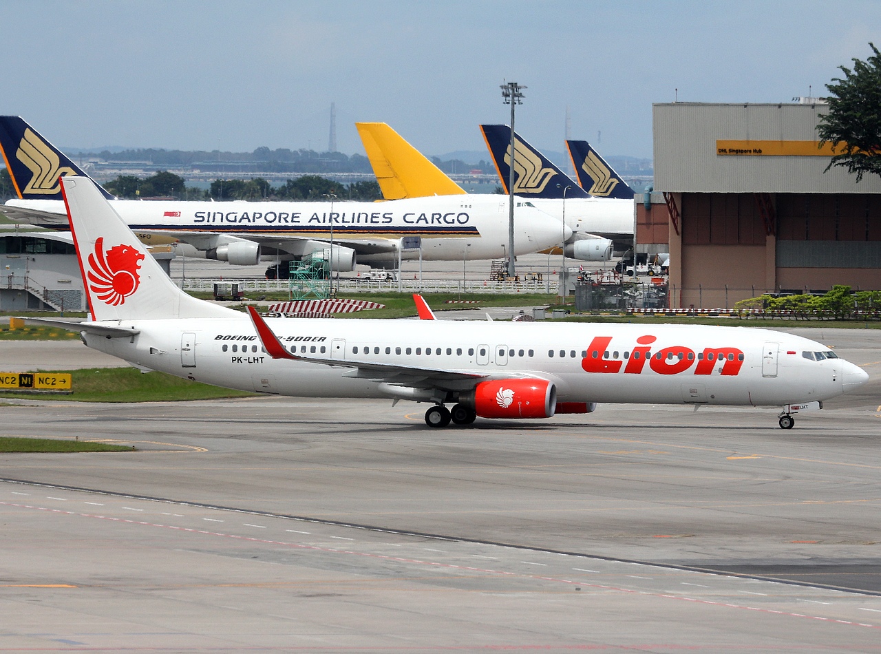 PK-LHT - 737-9GP(ER)(WL) - Lion Air - SIN - 31-01-2012