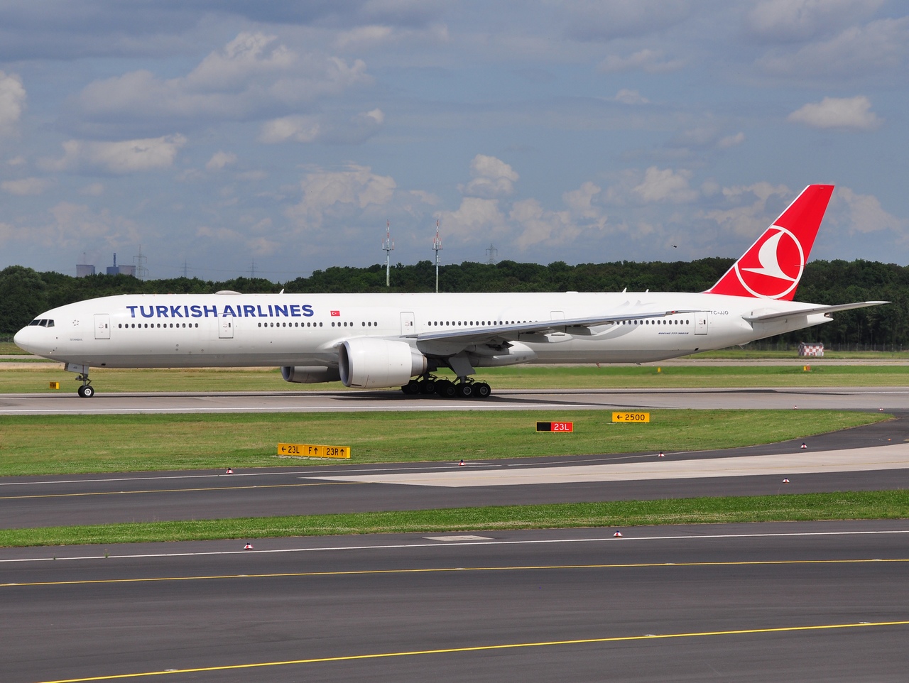 TC-JJO - 777-3F2(ER) - Turkish Airlines - DUS - 07-07-2012