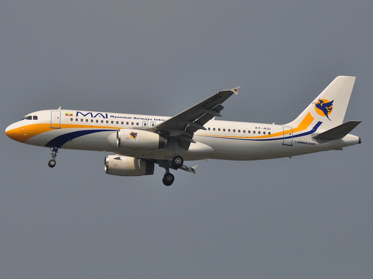 XY-AGI - A320-231 - Myanmar Airways International - BKK - 25-01-2012