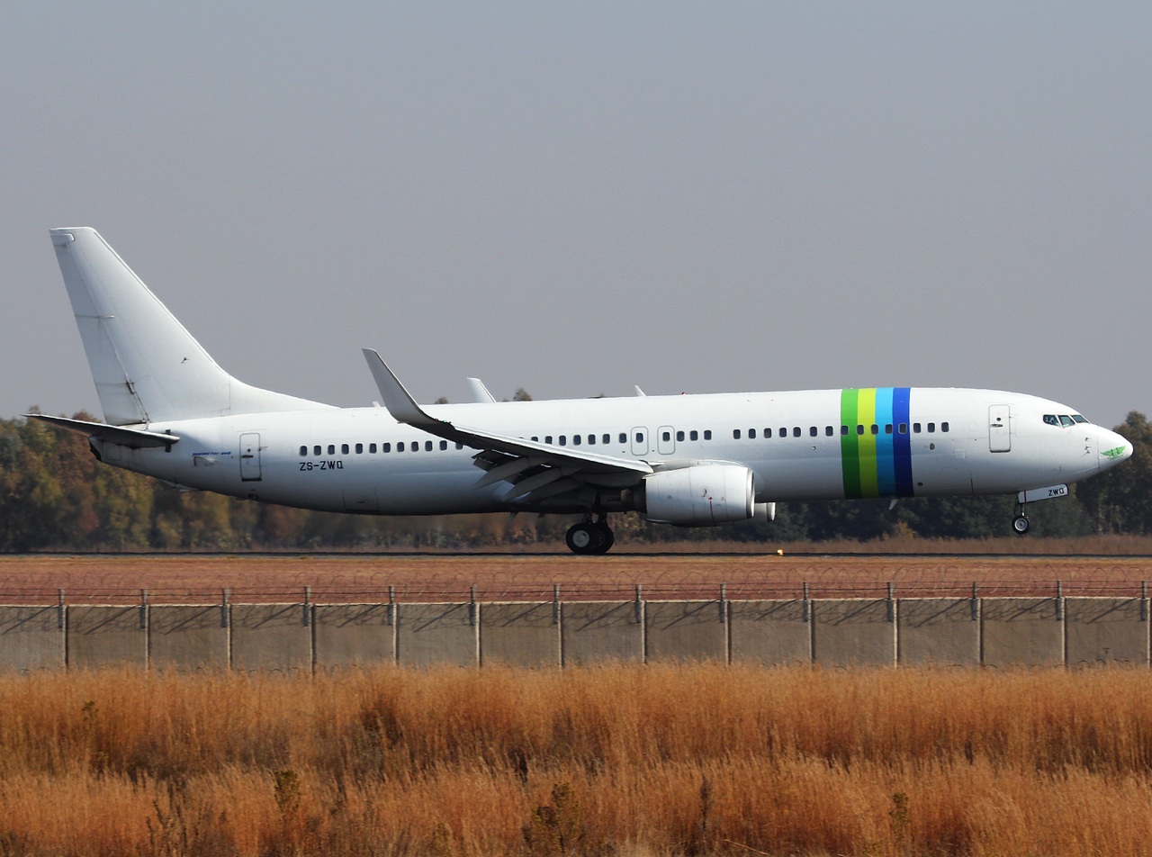 ZS-ZWQ - 737-8K2(WL) - Kulula - JNB - 28-05-2012