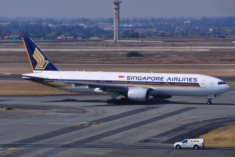 9V-SVL - 777-212(ER) - Singapore Airlines - JNB - 26-05-2012