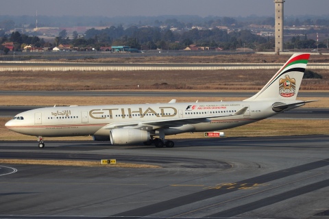 A6-EYN - A330-243 - Etihad Airways - JNB - 31-05-2012
