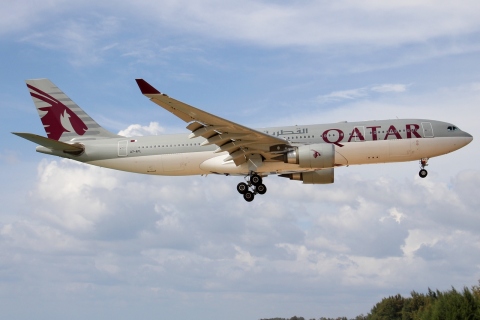 A7-AFL - A330-202 - Qatar Airways - HKT - 01-06-2012
