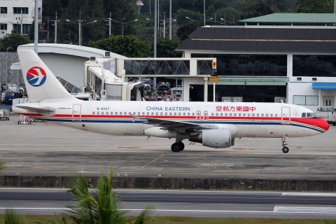 B-6007 - A320-214 - China Eastern Airlines - HKT - 29-01-2012