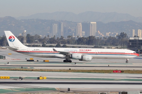 B-6050 - A340-642 - China Eastern Airlines - LAX - 10-03-2012b