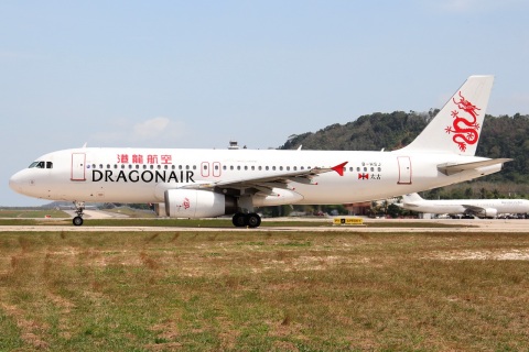 B-HSJ - A320-232 - Dragonair - HKT - 01-02-2012b