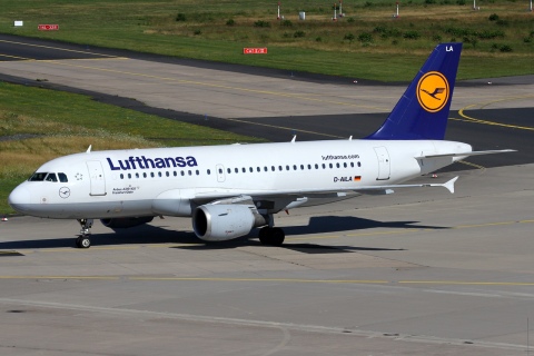 D-AILA - A319-114 - Lufthansa - CGN - 01-08-2012