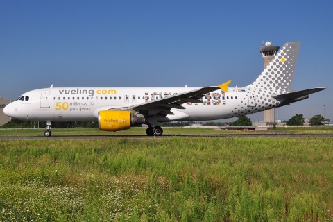 EC-JZQ - A320-214 - Vueling - CDG - 10-08-2012c
